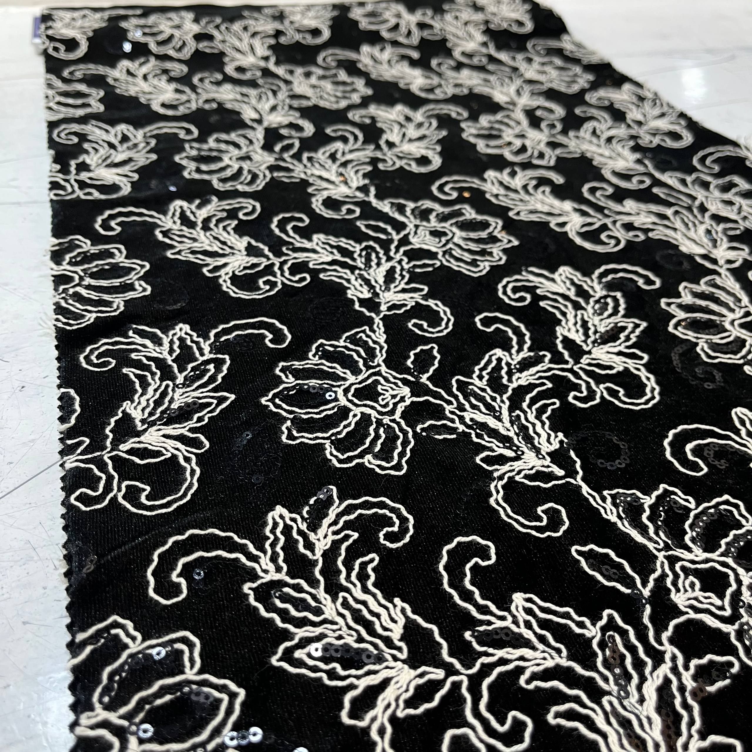 پارچه مخمل خامه دوزی کد MG003 3 پارچه مخمل خامه دوزی کد MG003 - Image 3