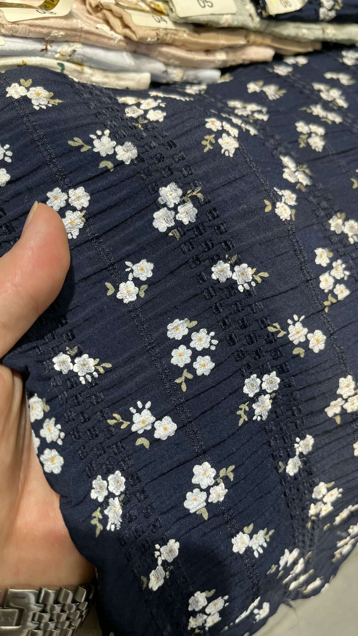 پارچه کوک دوزی گل گچی کد KK-01-001 2 پارچه کوک دوزی گل گچی کد KK-01-001 - Image 2