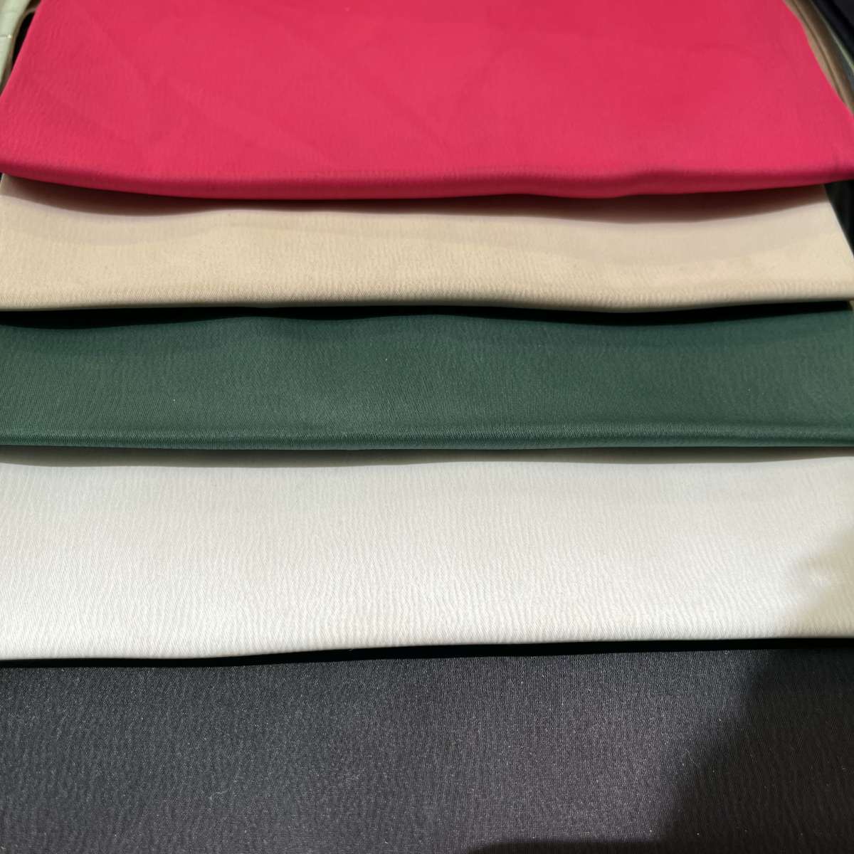 پارچه کرپ کارتیر کد CR-01-016 1 پارچه کرپ کارتیر کد CR-01-016